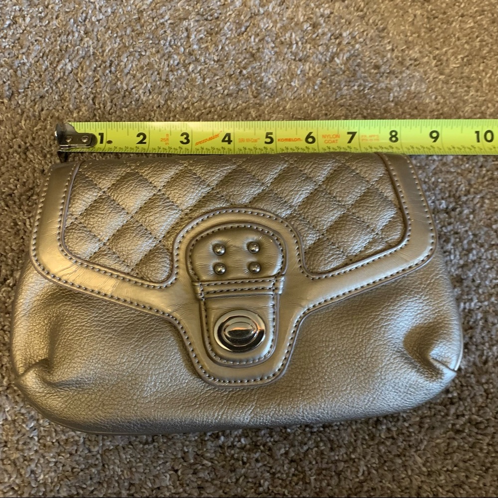Gold clutch